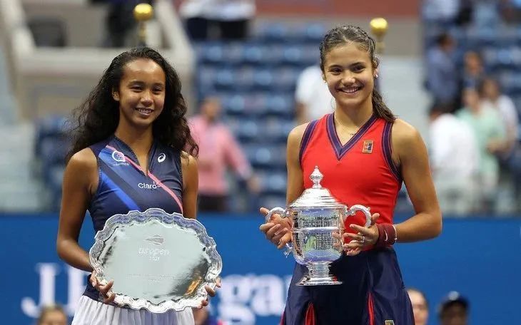 守门员看比 守门员看比