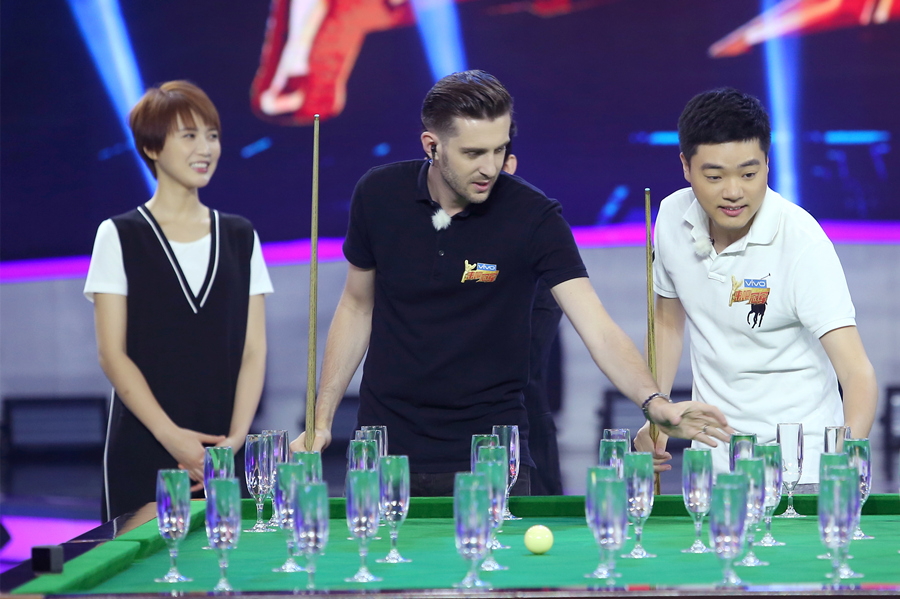 打者回以手 打者回以手